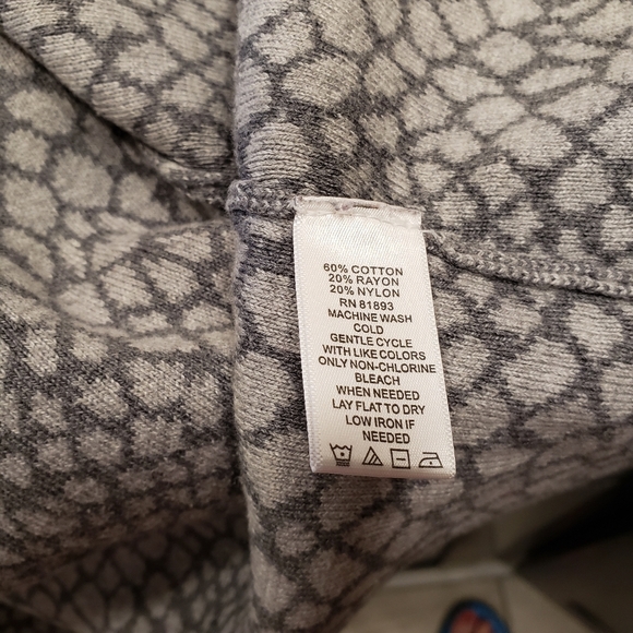 Isaac Mizrahi XL Gray Cardigan - Picture 8 of 8